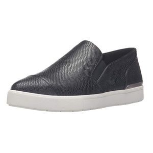 Vince Paeyre Pointed Toe Snakeskin Leather Slip On